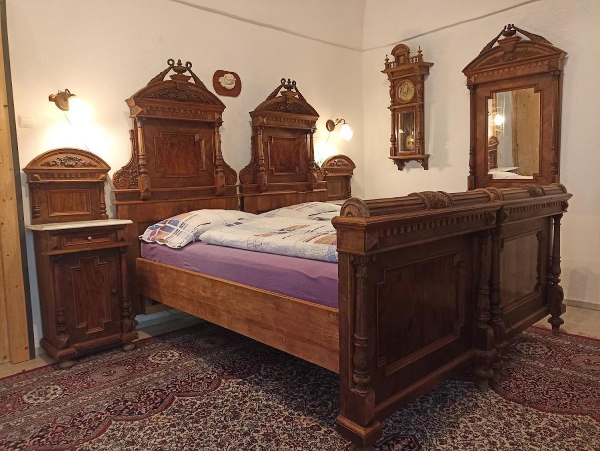 Zemianska Kúria Vachtár Hotel Kralova Lehota Exterior foto