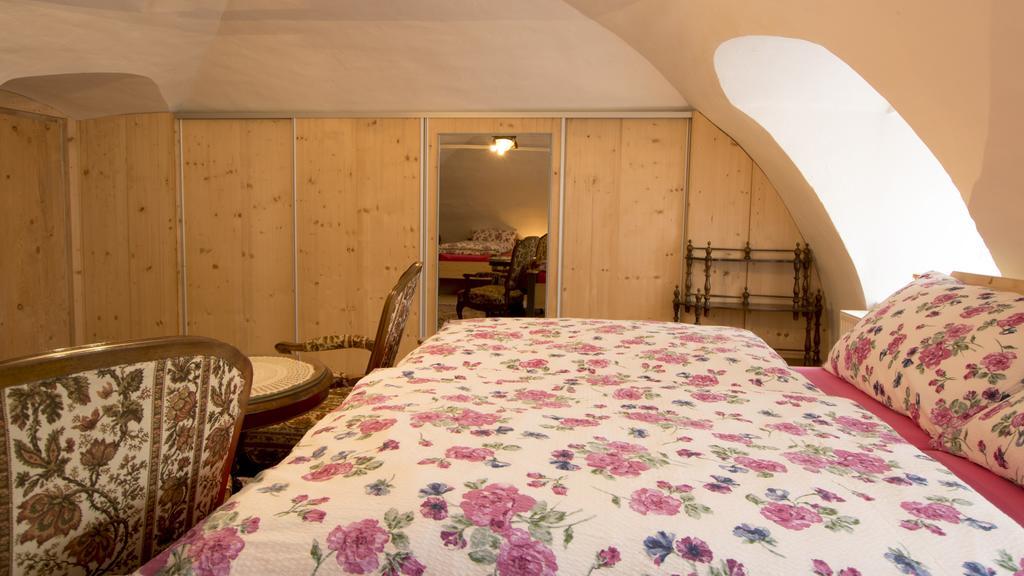 Zemianska Kúria Vachtár Hotel Kralova Lehota Quarto foto