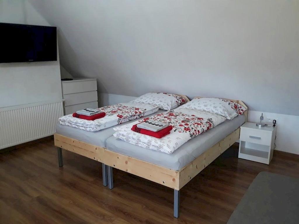Zemianska Kúria Vachtár Hotel Kralova Lehota Exterior foto