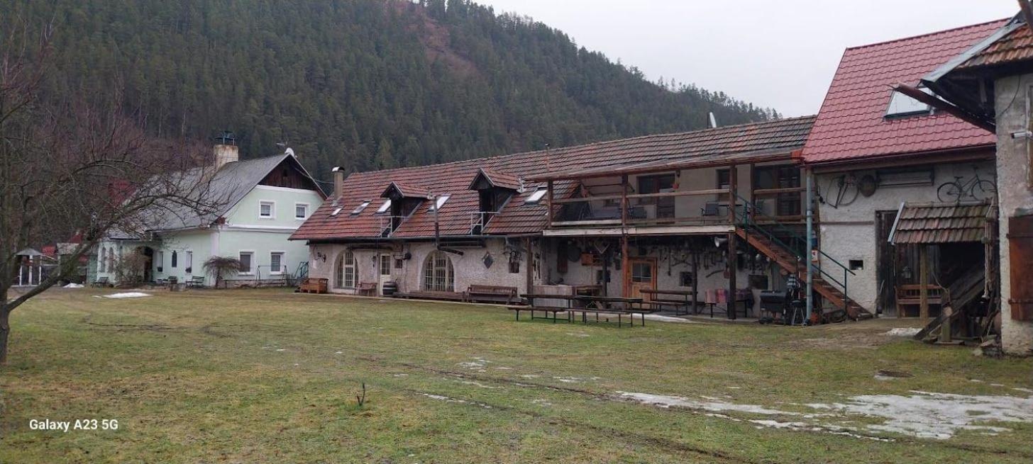 Zemianska Kúria Vachtár Hotel Kralova Lehota Exterior foto