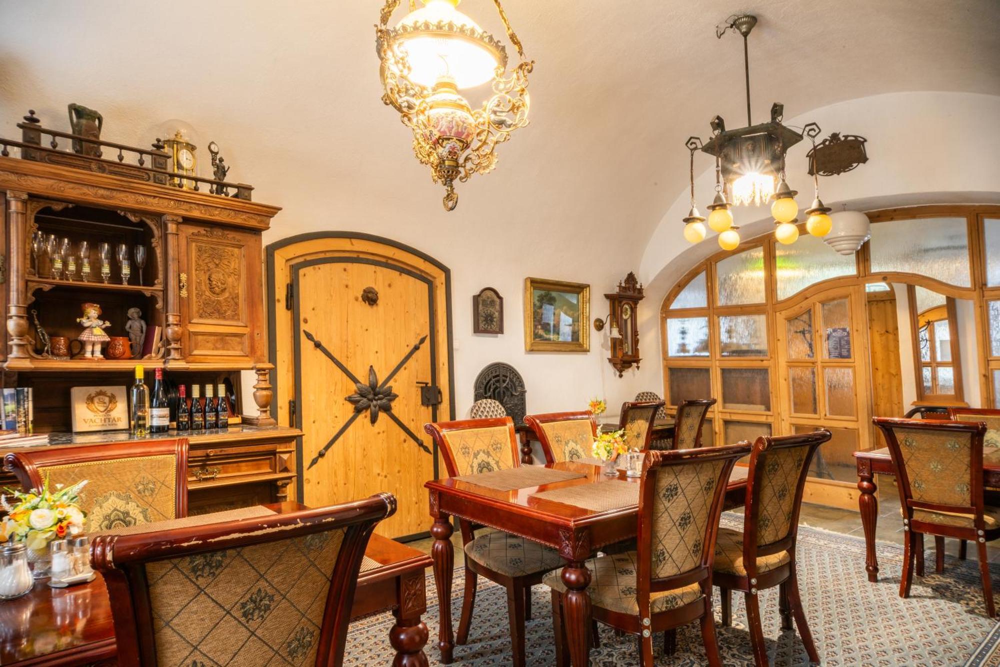 Zemianska Kúria Vachtár Hotel Kralova Lehota Exterior foto